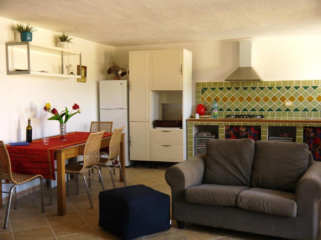 Eco Affittacamere Casa Maica Eco Guesthouse Stintino Ngoại thất bức ảnh